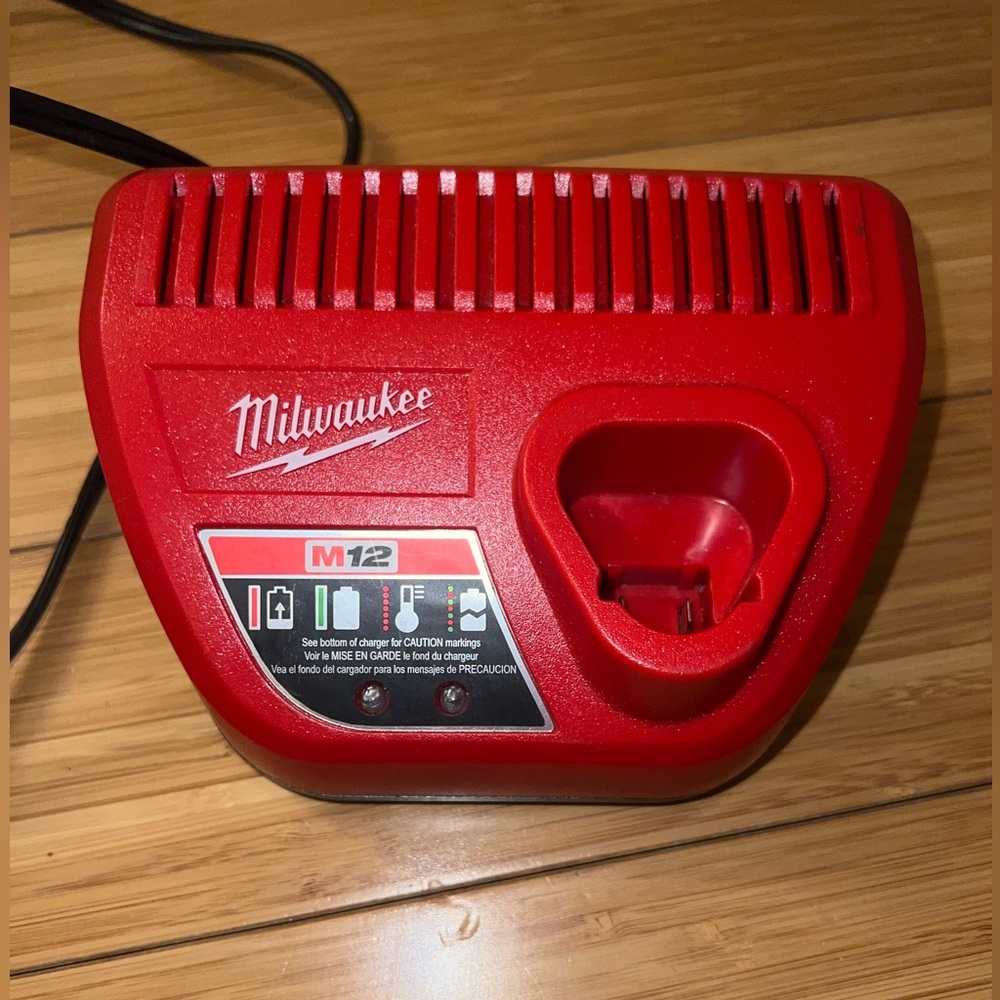 Like new without box Milwuakee m12 charger